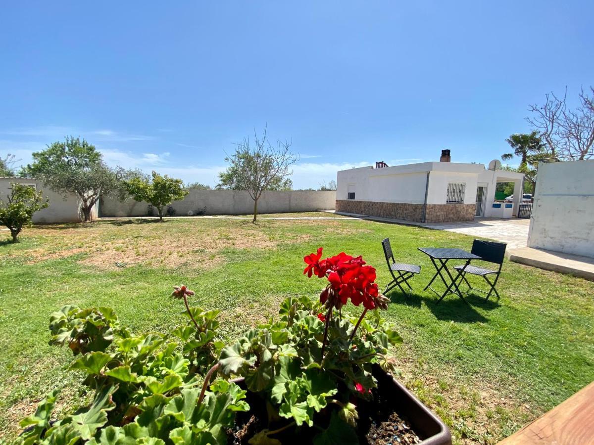 Bed and Breakfast Casa Dominaty Cálig Exterior foto